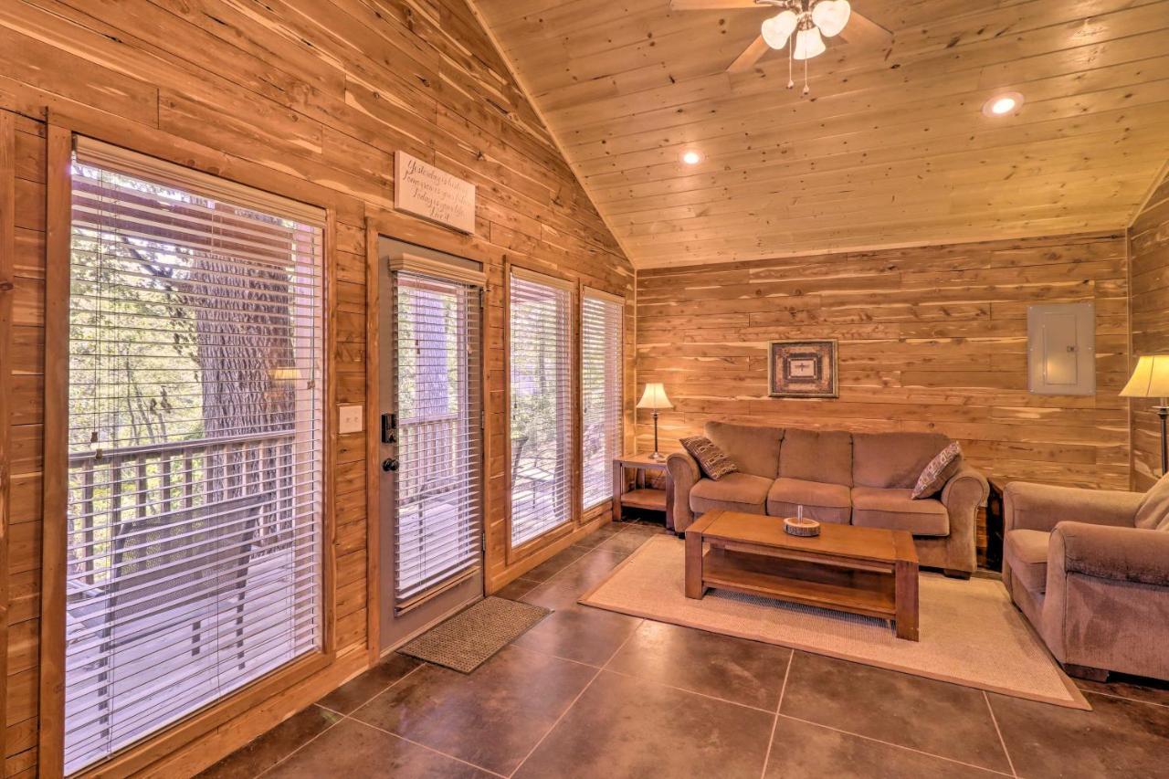 Heber Springs Cabin With Deck And River Views! Exterior photo