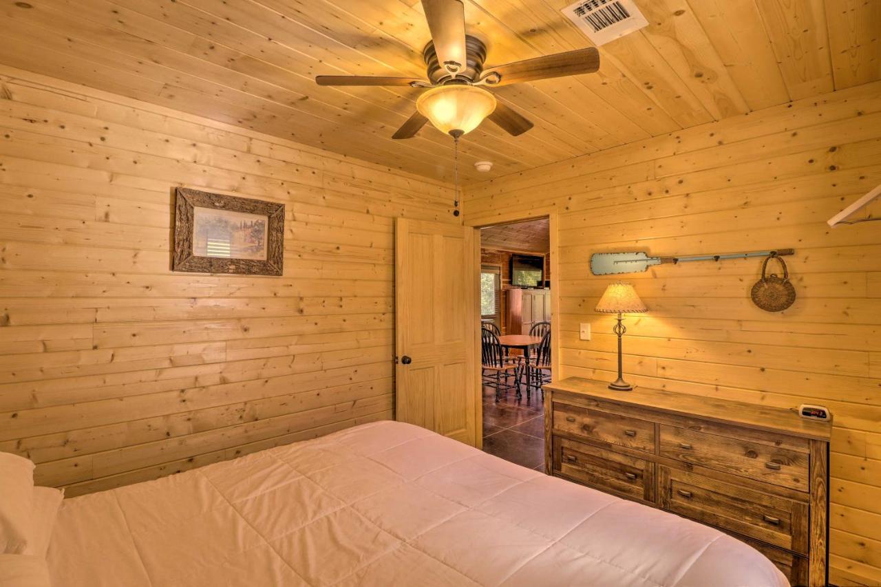 Heber Springs Cabin With Deck And River Views! Exterior photo